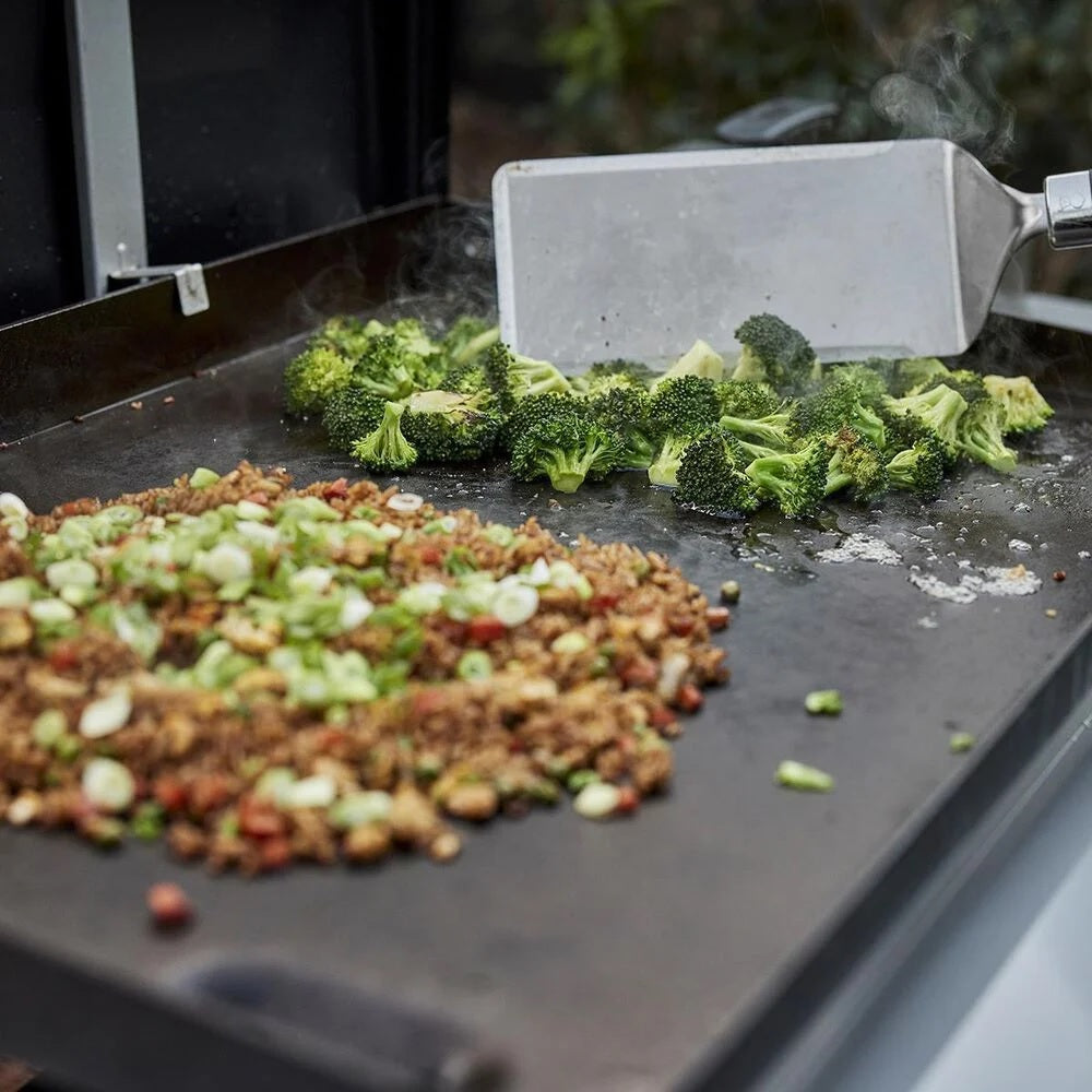 Weber 28" Griddle Liquid Propane Grill