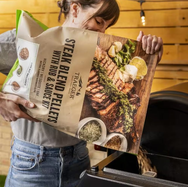 Traeger Steak Blend Pellets with Rub & Sauce Kit