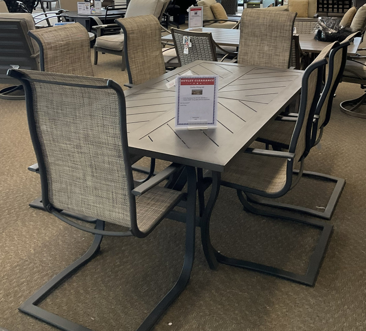 Outlet Tan Dublin Dining Set