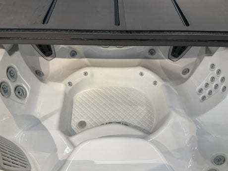 Outlet 2023 Hot Spring Highlife Grandee Hot Tub