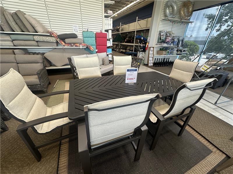 New Outlet Furniture!
