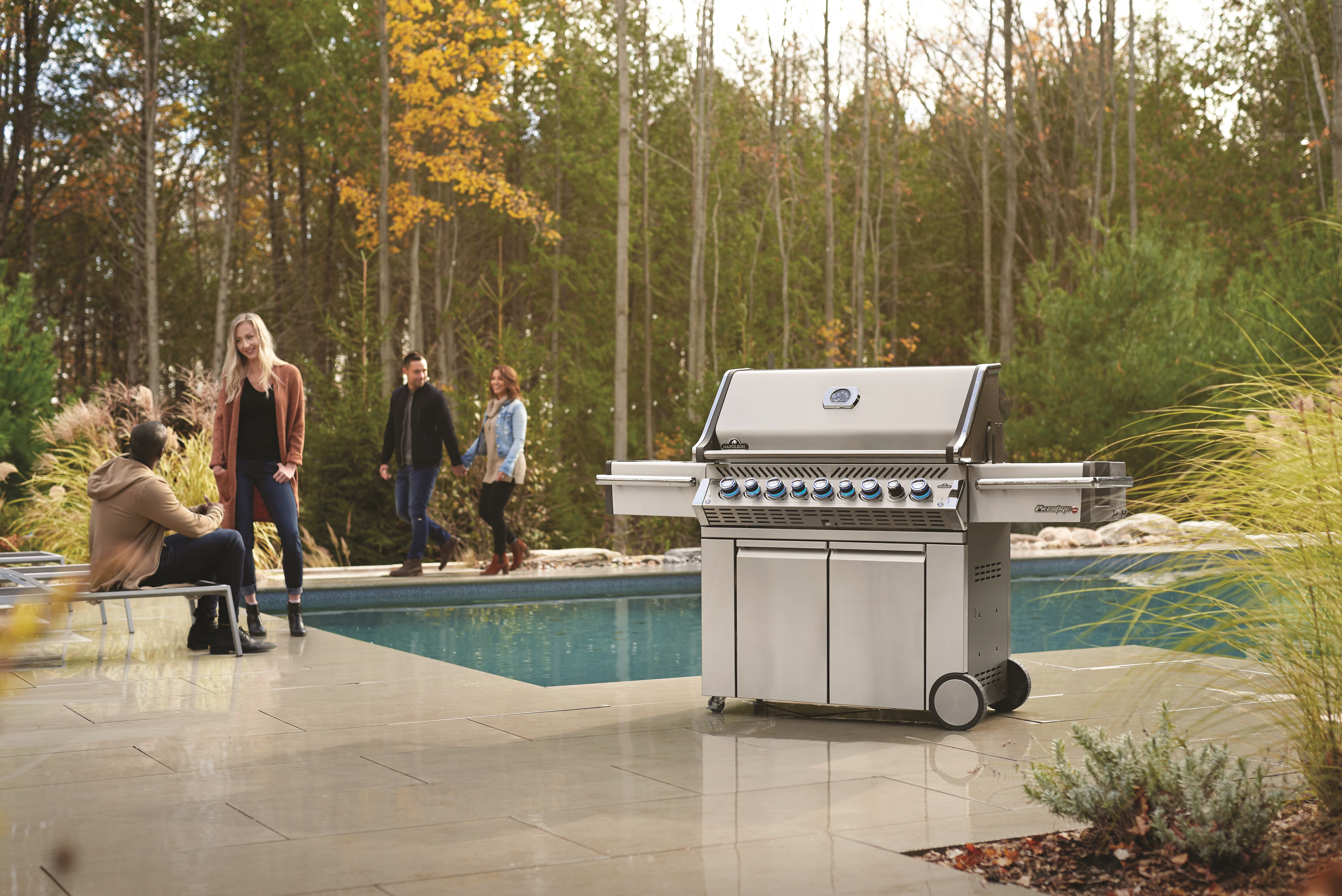 Napoleon Prestige PRO™ 665 RSIB Grill Series | Napoleon Grills