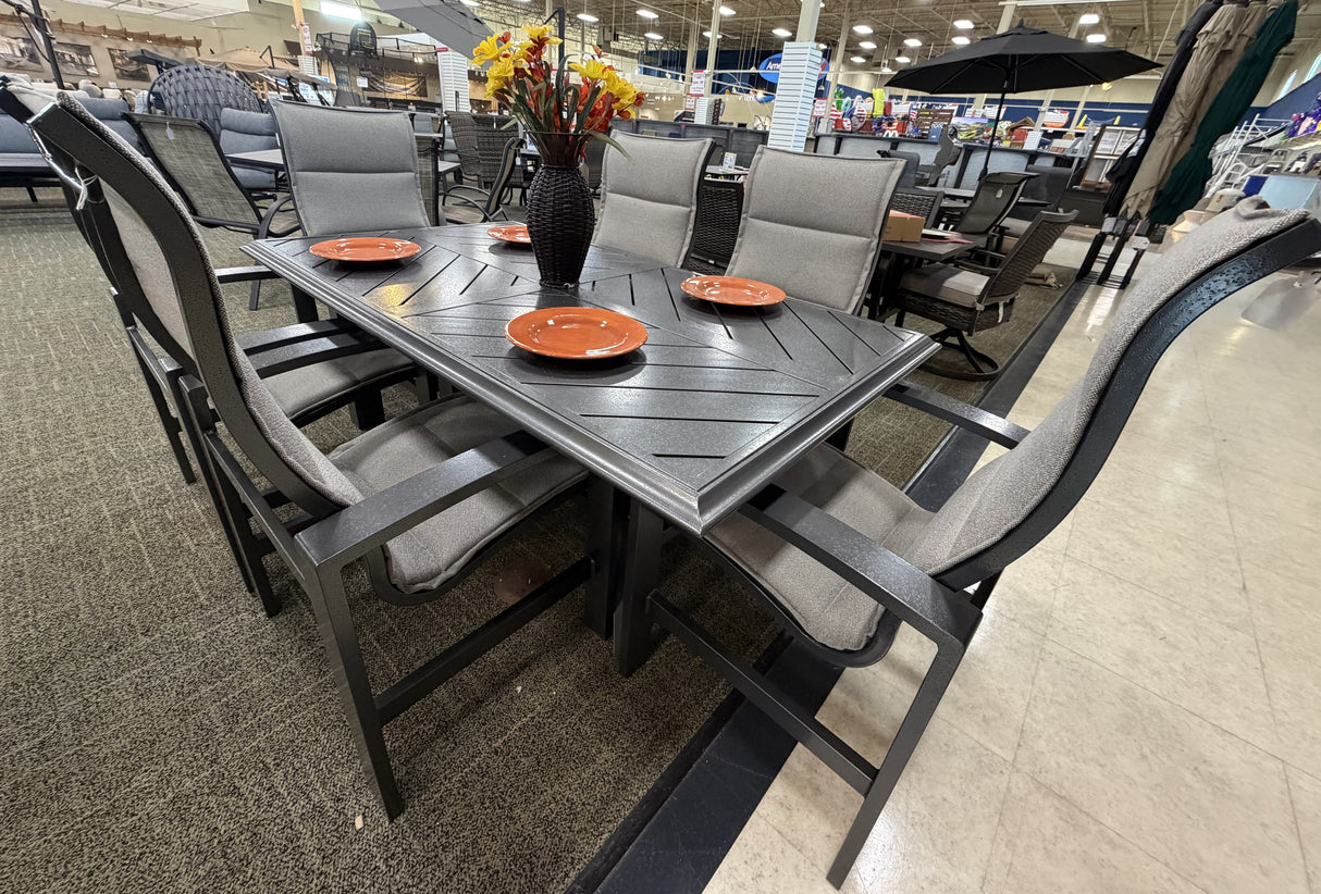 Clearance Saddlebrook Dining