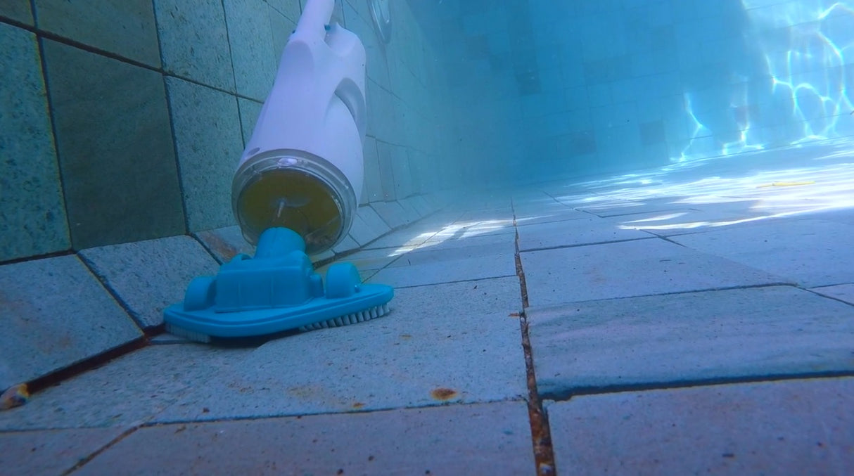 This video shows how to put the pool vacuum together and what it looks like when it's in use.