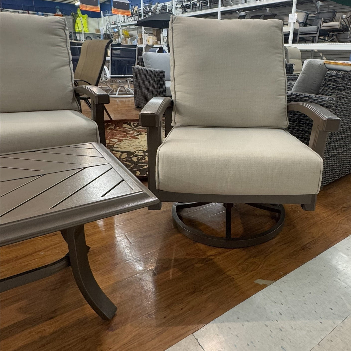 Outlet Liberty Lounging & Chat Set