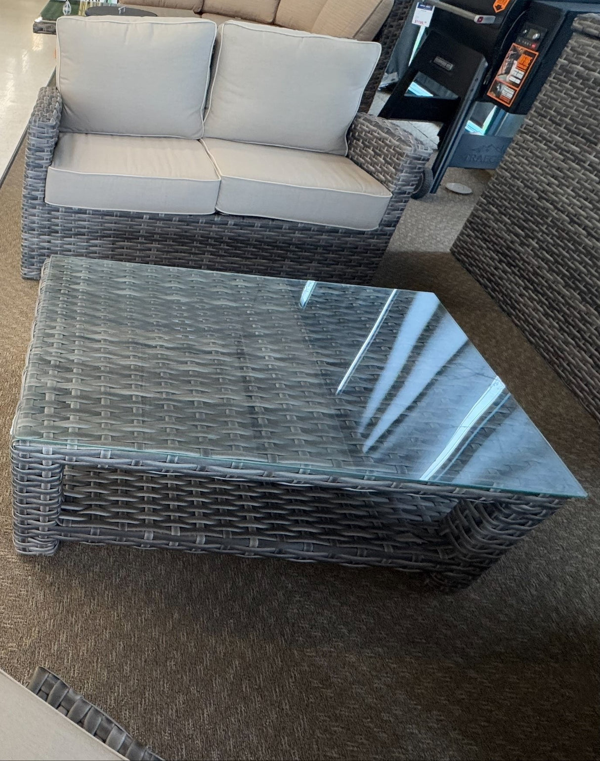 Outlet Lenox Seating