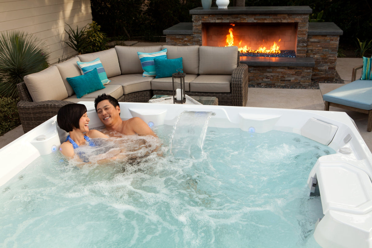 Hot Spring Limelight Collection Pulse Hot Tub