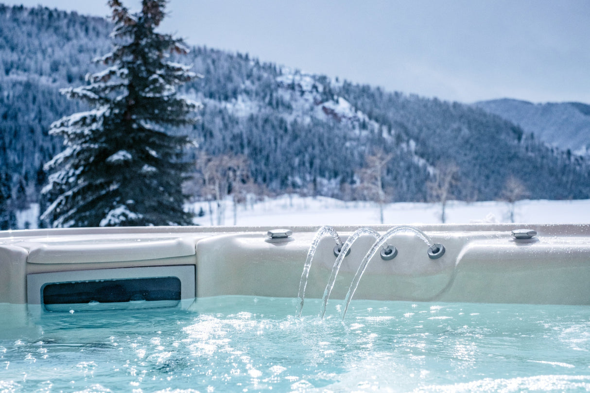 Hot Spring Highlife Collection Envoy Hot Tub
