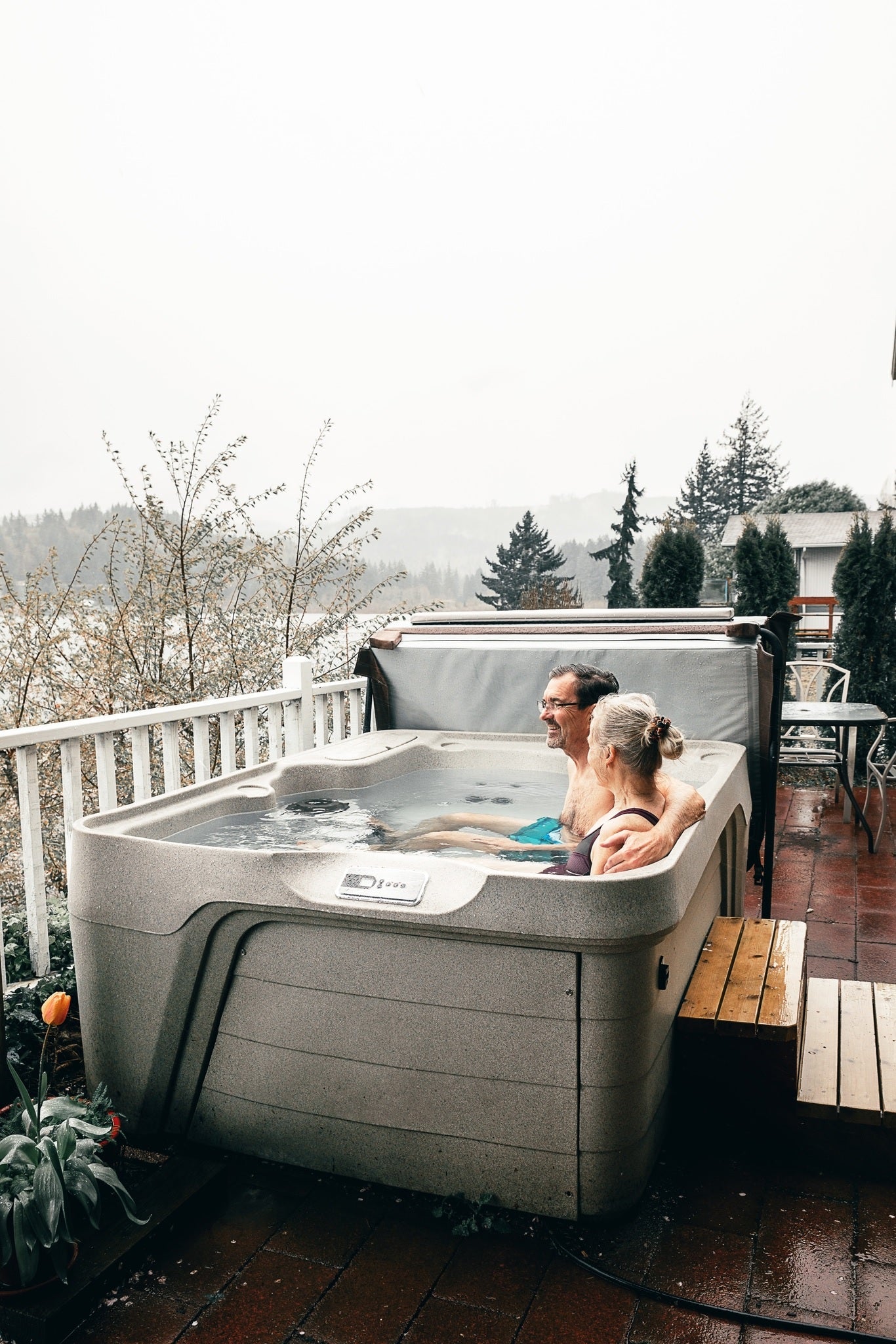 Freeflow Spas Azure Premier 4 Person Hot Tub – American Sale