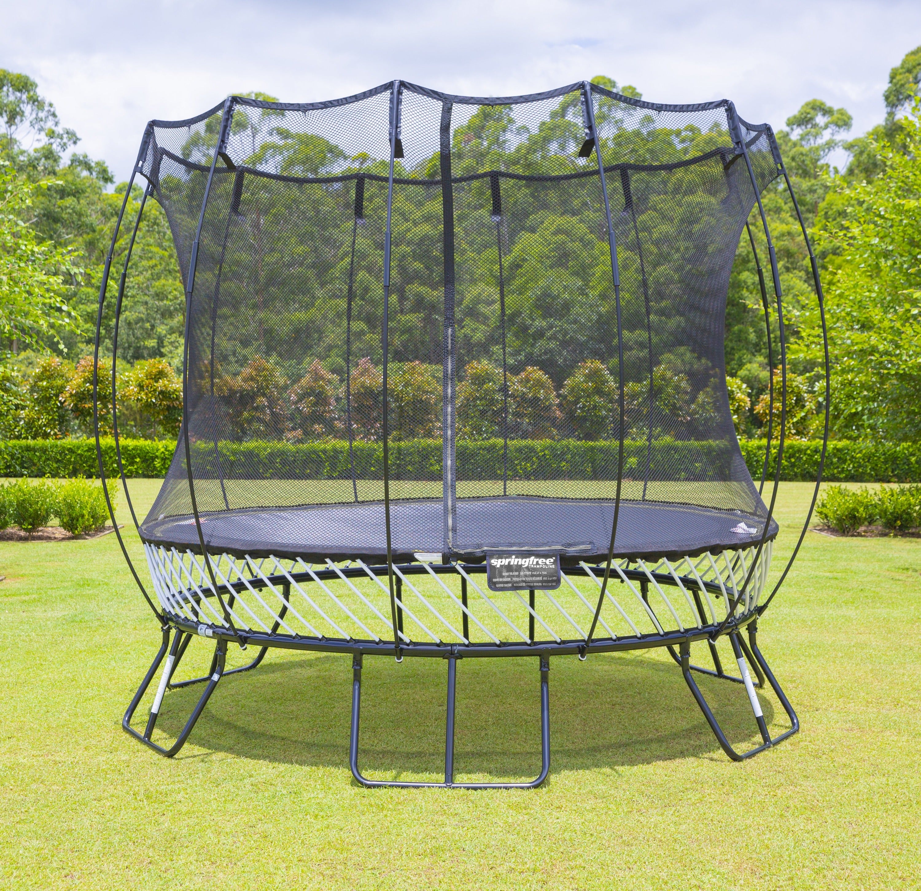 Springfree 10' Medium Round Trampoline with Safety Enclosure