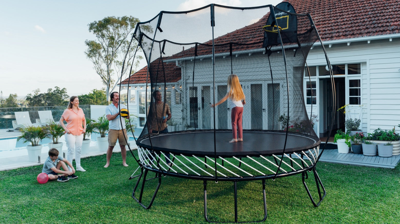 Springfree 10' Medium Round Trampoline with Safety Enclosure