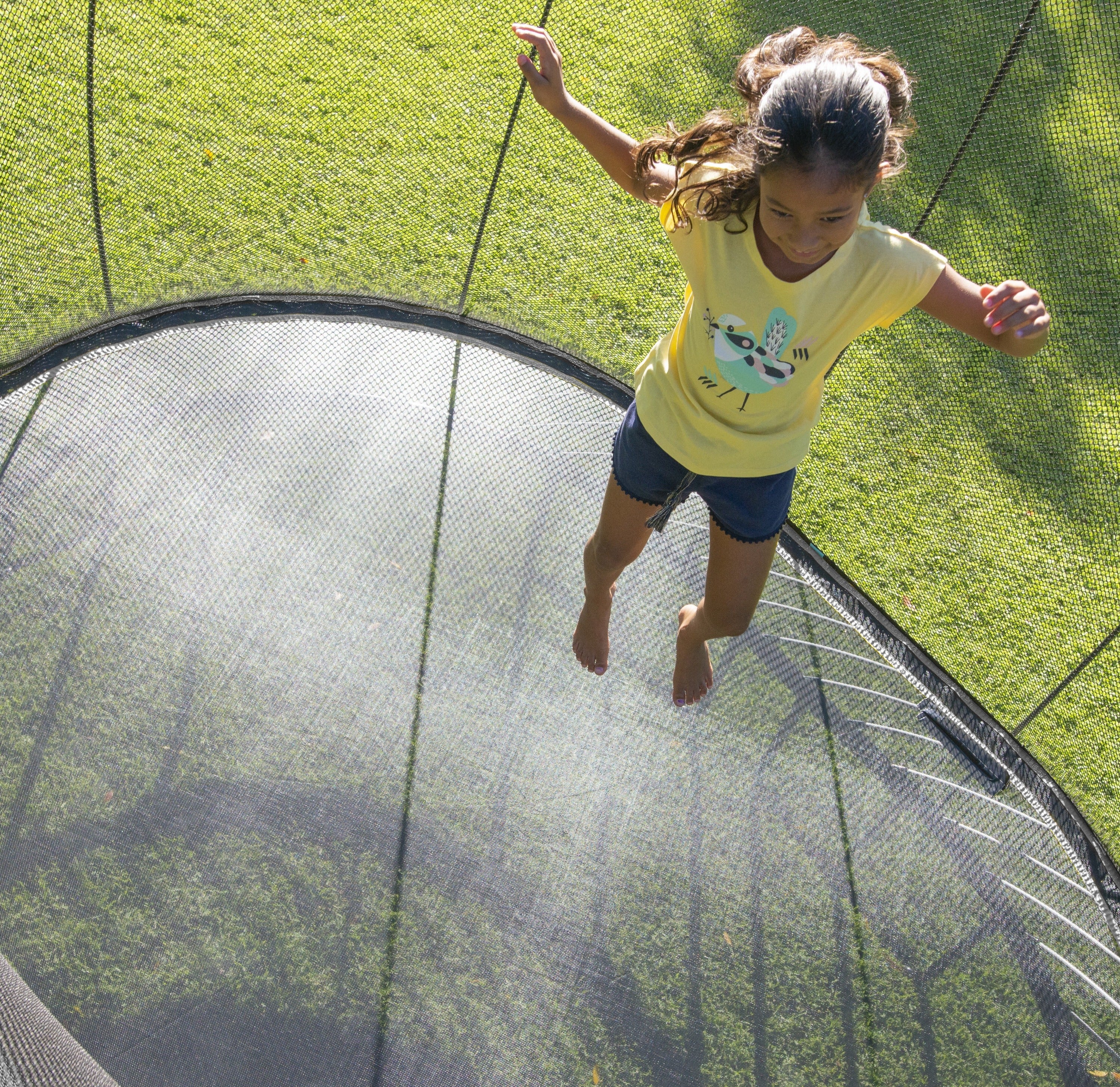 Springfree 8' x 11' Medium Oval Trampoline with Safety Enclosure