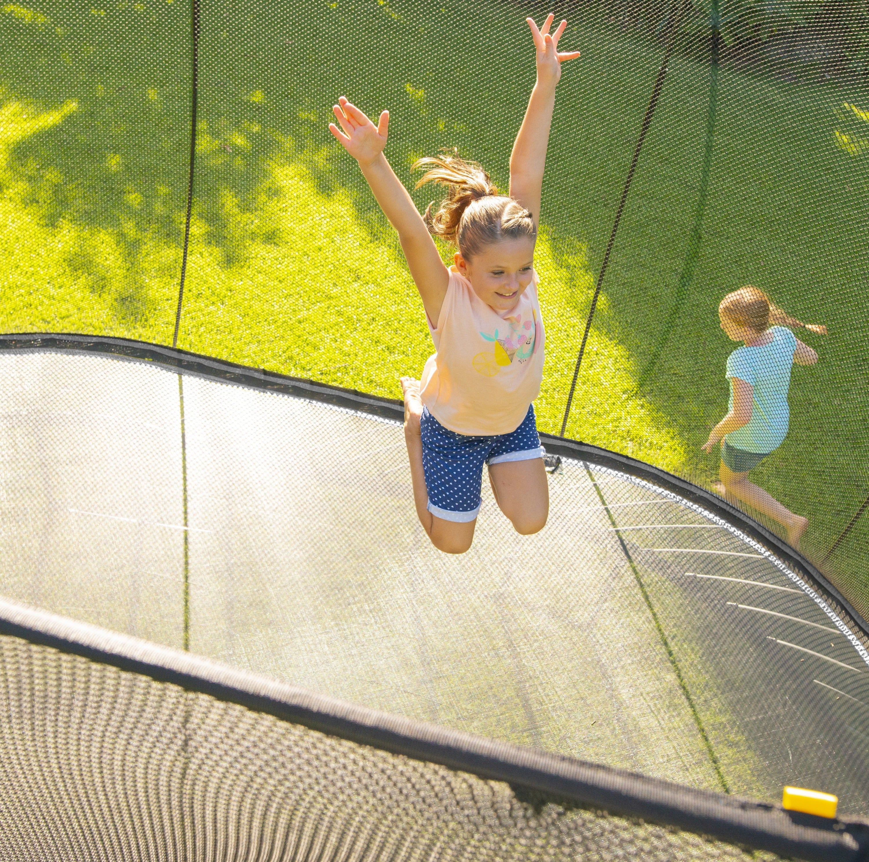 Springfree 8' x 13' Large Oval Trampoline with Safety Enclosure