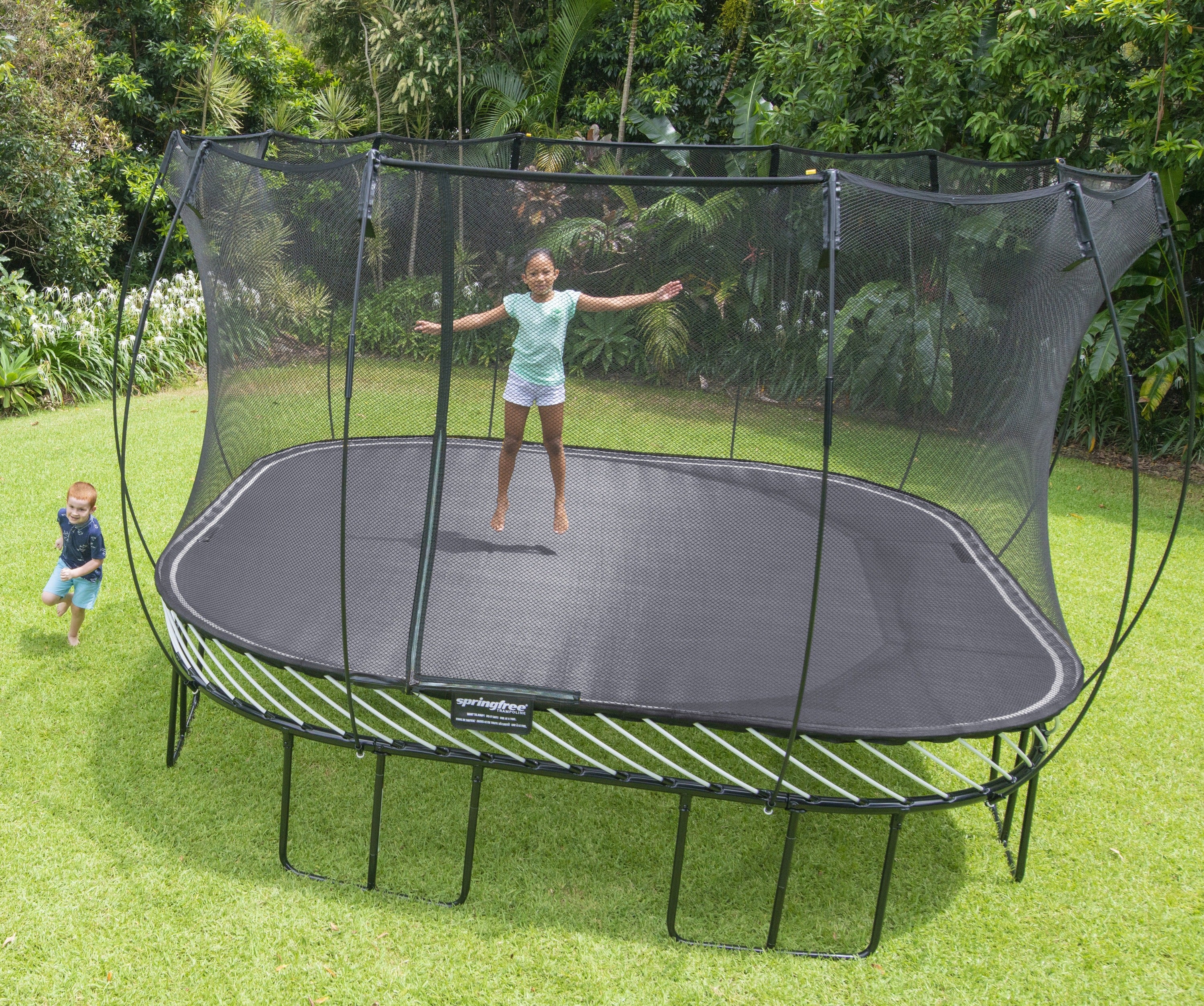 Springfree 13' x 13' Jumbo Square Trampoline | Trampolines Low