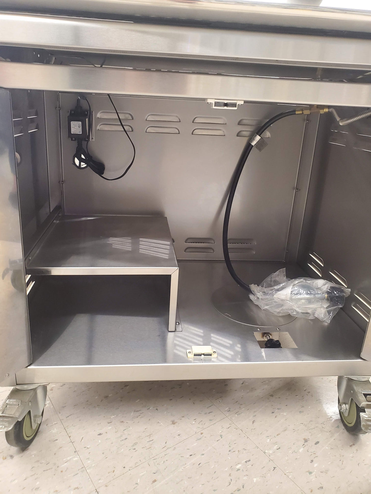 Outlet Bull Angus Elite Natural Gas Grill