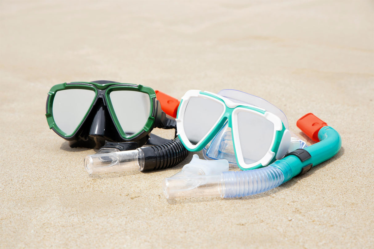 Swim mask and snorkel. There are two color options: black or teal.