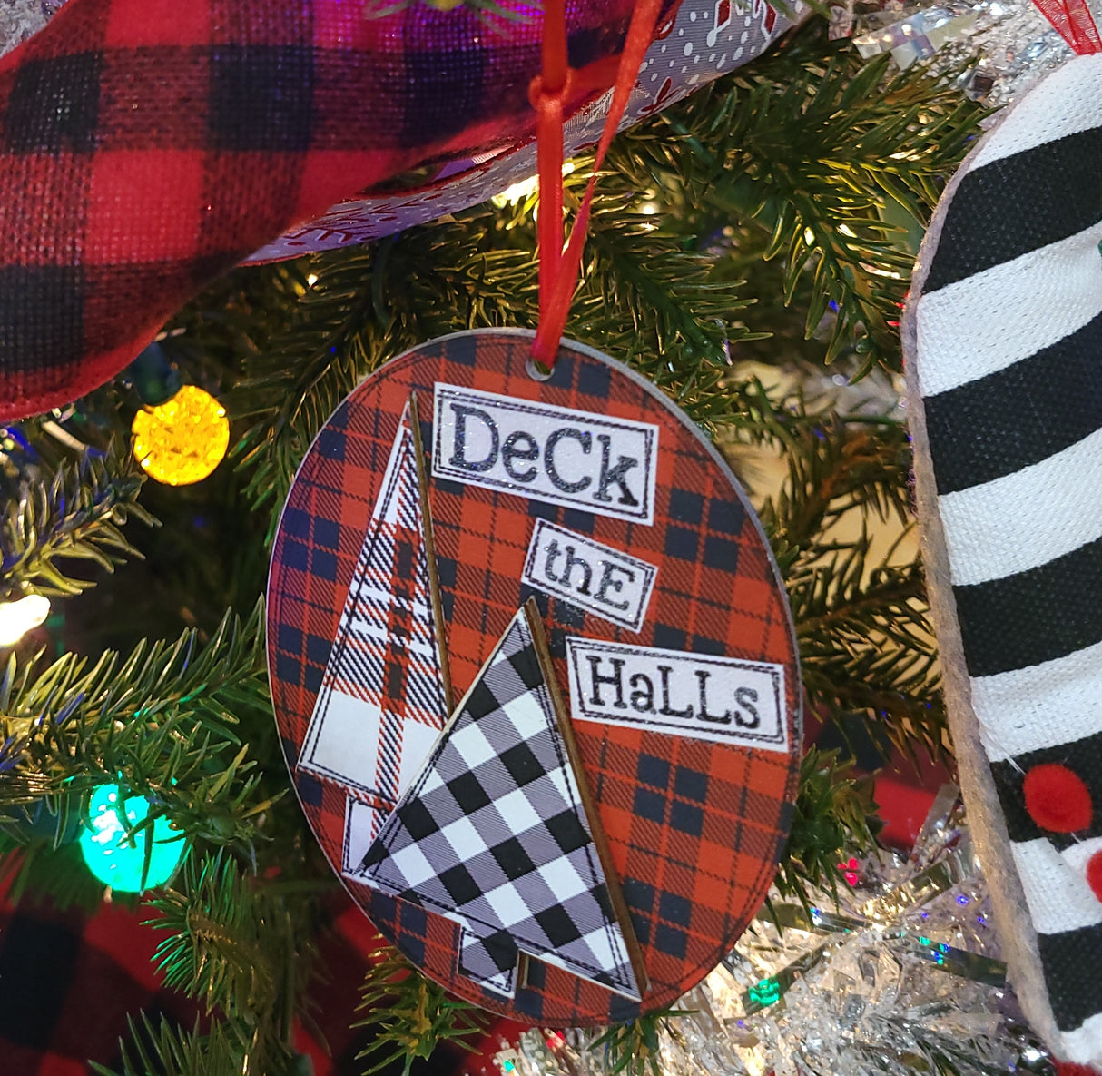 4.5" Gingham Holiday Wooden Oval Ornament
